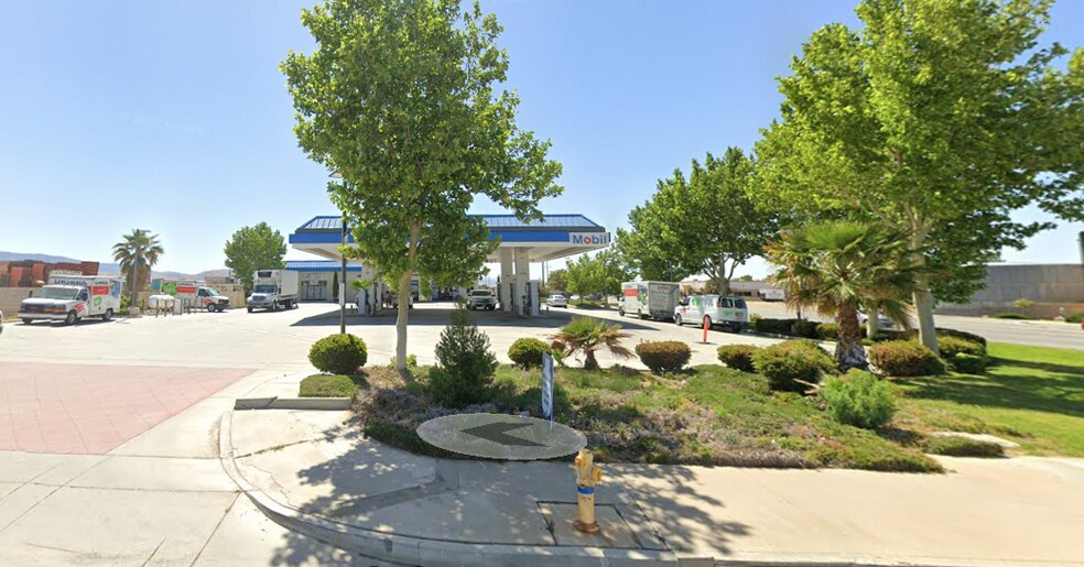 More Photos Of 1020 W Avenue M, Lancaster Service Station For Sale