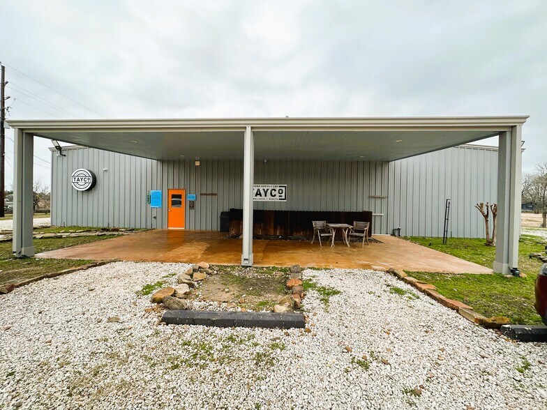 More Photos Of 21224 FM 2100 Rd, Crosby Warehouse For Sale