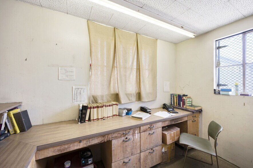 More Photos Of 2250 Martin Luther King Jr Ave, Long Beach Warehouse For Sale