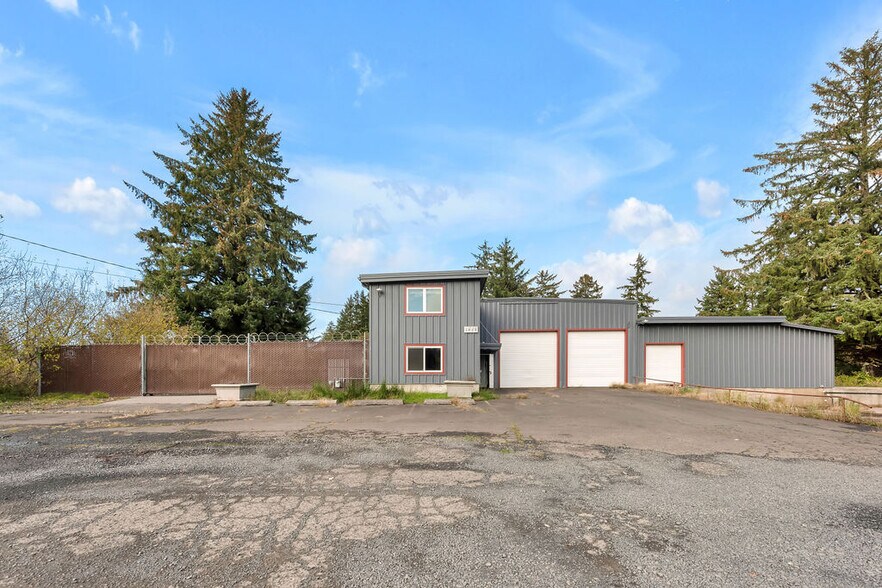 More Photos Of 1425 SE 9th St, Warrenton Warehouse For Lease