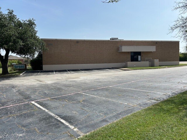 Primary Photo Of 1168 113th St, Grand Prairie Industrial For Sale