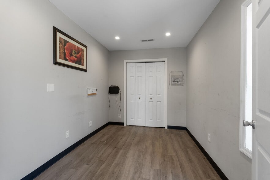 More Photos Of 5409 Charlotte Pike, Nashville Auto Dealership For Lease