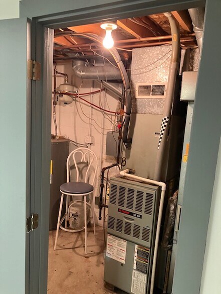 More Photos Of 1110 Island Ave, McKees Rocks Warehouse For Lease