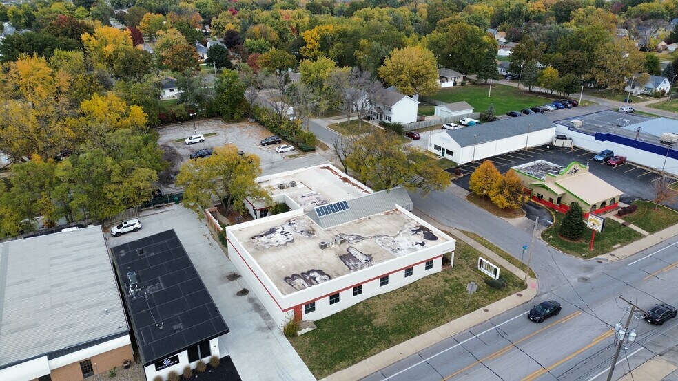 More Photos Of 5601 Douglas Ave, Des Moines Office For Sale