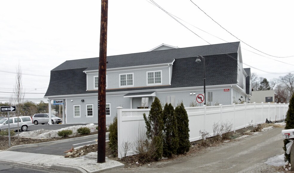 More Photos Of One Sasco Hill Rd, Fairfield Storefront Retail Office For Lease