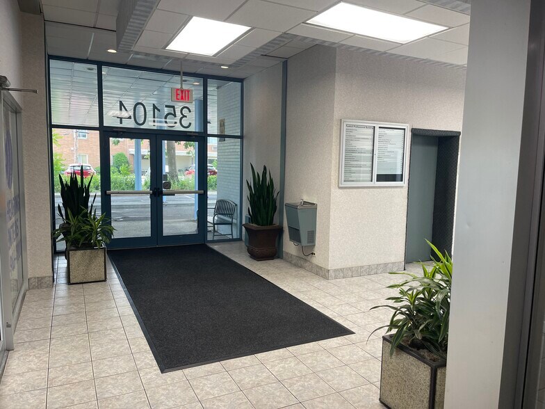 More Photos Of 35104 Euclid Ave, Willoughby Medical For Lease