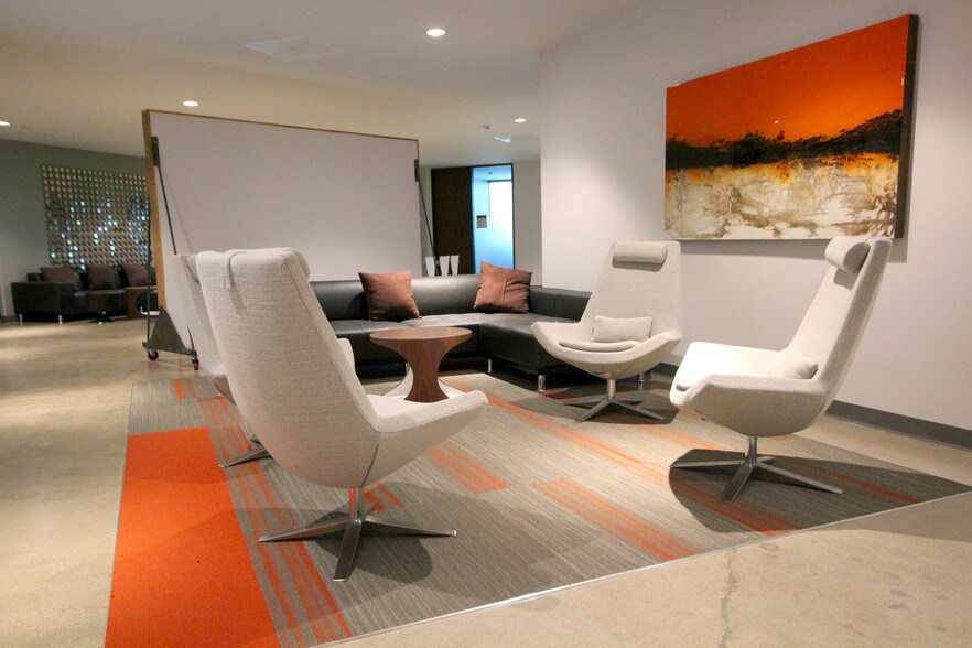 More Photos Of 7676 Hillmont St, Houston Office For Lease