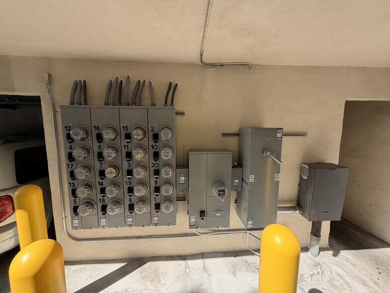 More Photos Of 6840 Kester Ave, Van Nuys Apartments For Sale