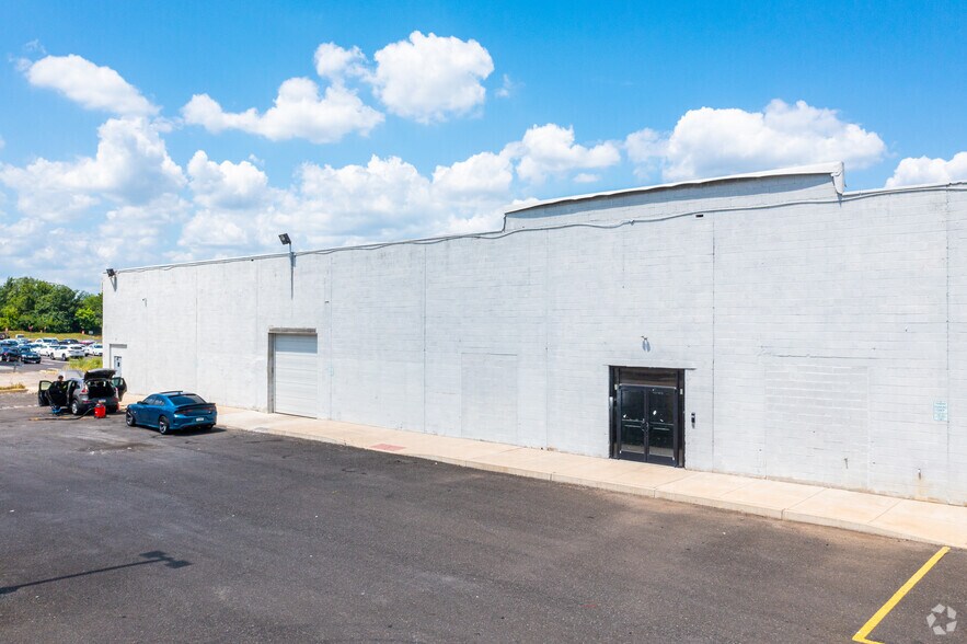 More Photos Of 2500 Grant Ave, Philadelphia Freestanding For Lease