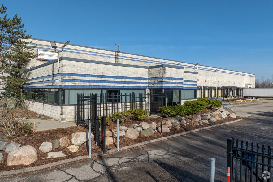 More Photos Of 43600 Gen Mar, Novi Distribution For Lease
