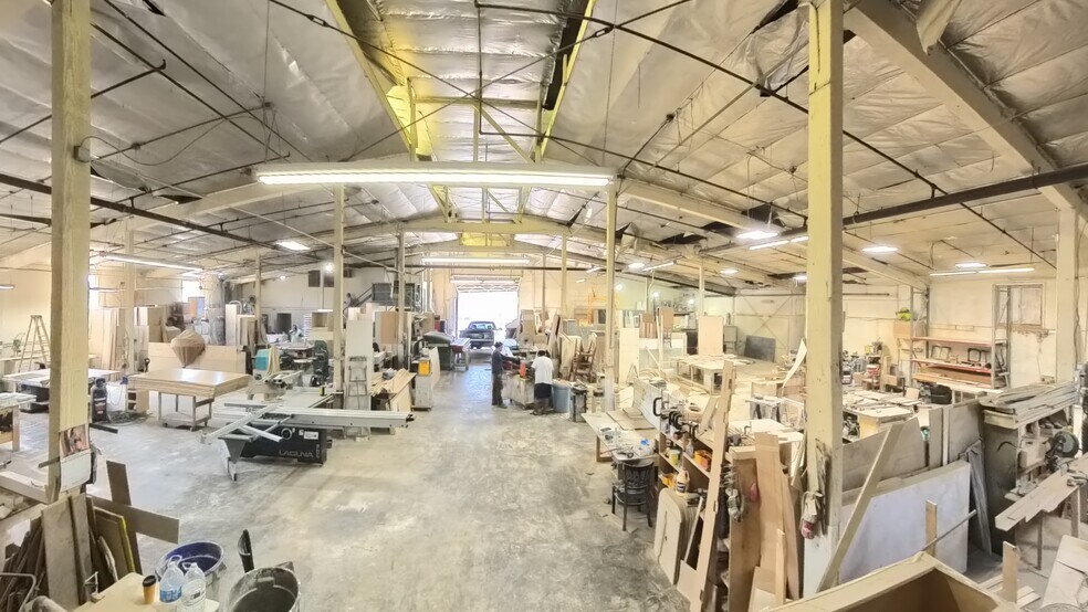 More Photos Of 8830-8832 Miner St, Los Angeles Manufacturing For Lease