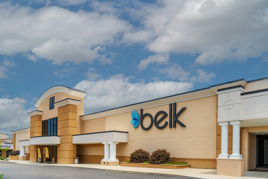 More Photos Of 1305 E Broad Ave, Rockingham Unknown For Lease