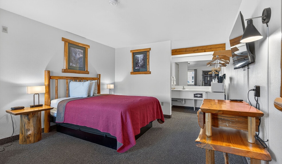 More Photos Of 102 E Greenwood St, Enterprise Hotel For Sale