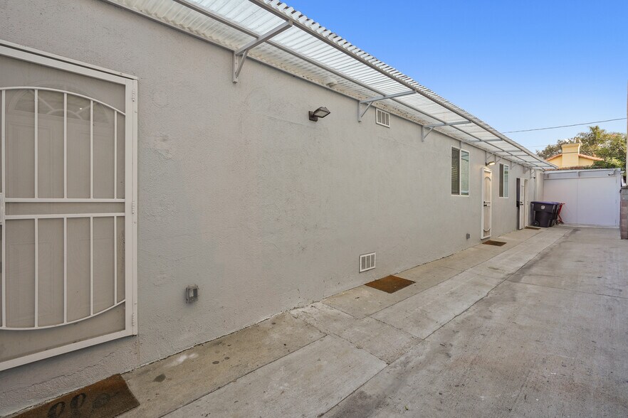 More Photos Of 1130 N Hollywood Way, Burbank Freestanding For Lease