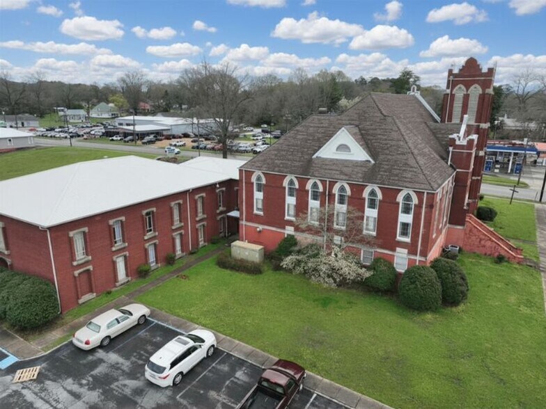 More Photos Of 400 East St N, Talladega Religious Facility For Sale