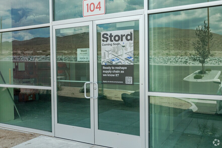 More Photos Of 727 Milan Dr, Sparks Distribution For Lease