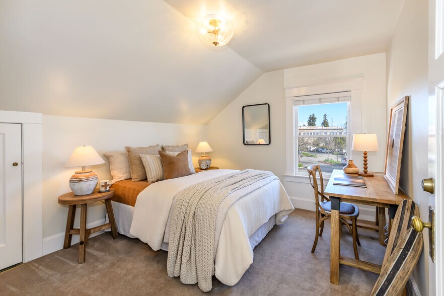 More Photos Of 8 Keller St, Petaluma Office Residential For Sale