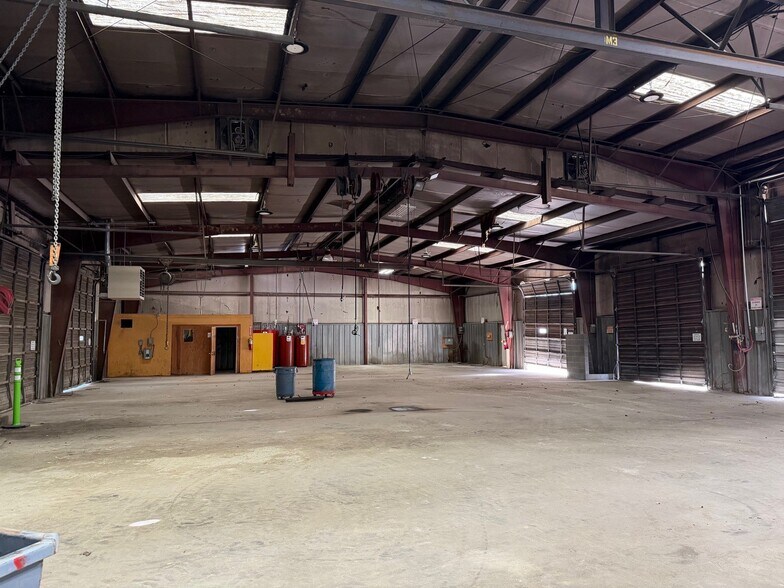 More Photos Of 429 Granite Quarry Trl, Mount Airy Warehouse For Lease