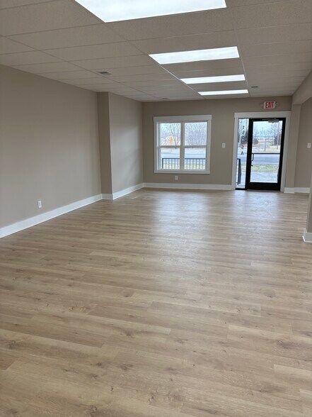 More Photos Of 15005 Fort Campbell Blvd, Oak Grove Office For Lease
