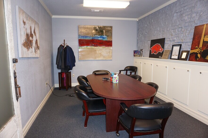 More Photos Of 404 S Main St, Jonesboro Office For Sale