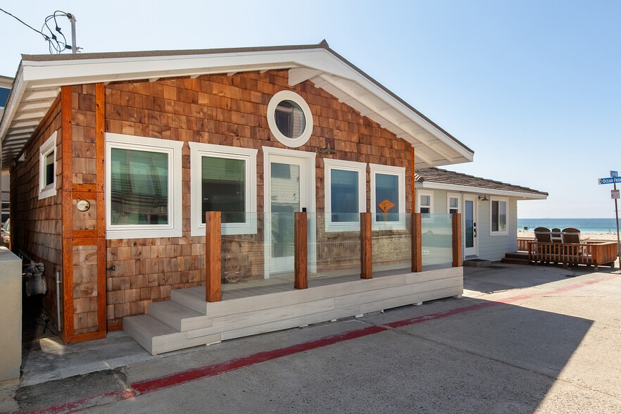 More Photos Of 3795 Ocean Front Walk, San Diego Apartments For Sale