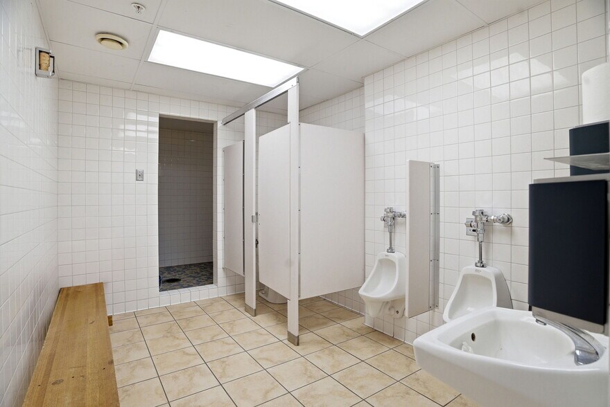 More Photos Of 6541 16TH Ave S, Richfield Schools For Lease
