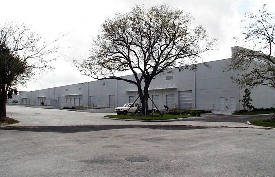 More Photos Of 3900 Fiscal Ct, Riviera Beach Warehouse For Lease