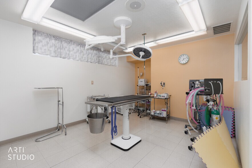 More Photos Of 371 Riverside Rd, Mesquite Veterinarian Kennel For Sale