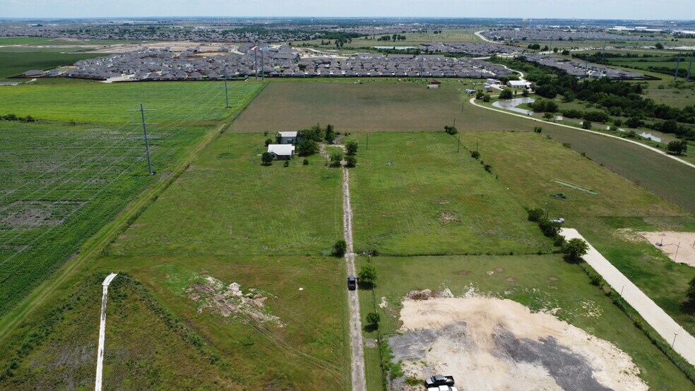 More Photos Of 5460 County Road 100, Hutto Land For Sale