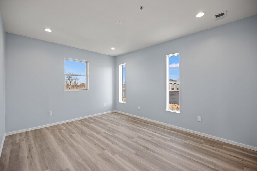 More Photos Of 1916 15th St SE, Washington Apartments For Sale