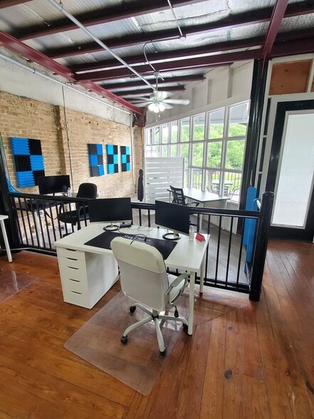More Photos Of 204 S Austin St, Seguin Restaurant For Sale