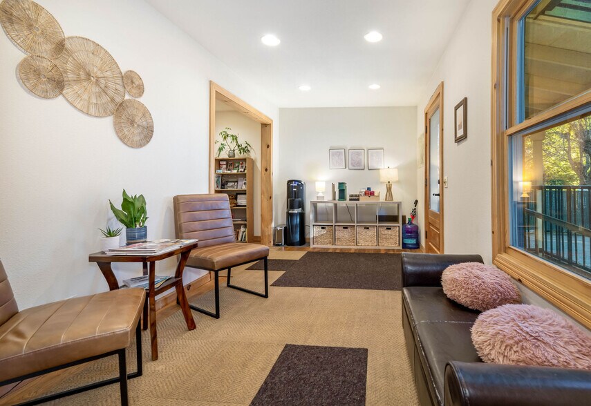 More Photos Of 825 Zion St, Nevada City Office For Sale