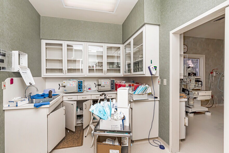 More Photos Of 8425 Cumberland Pl, Baton Rouge Medical For Lease