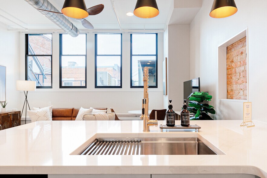 More Photos Of 122 College St, Asheville Storefront Retail Residential For Sale