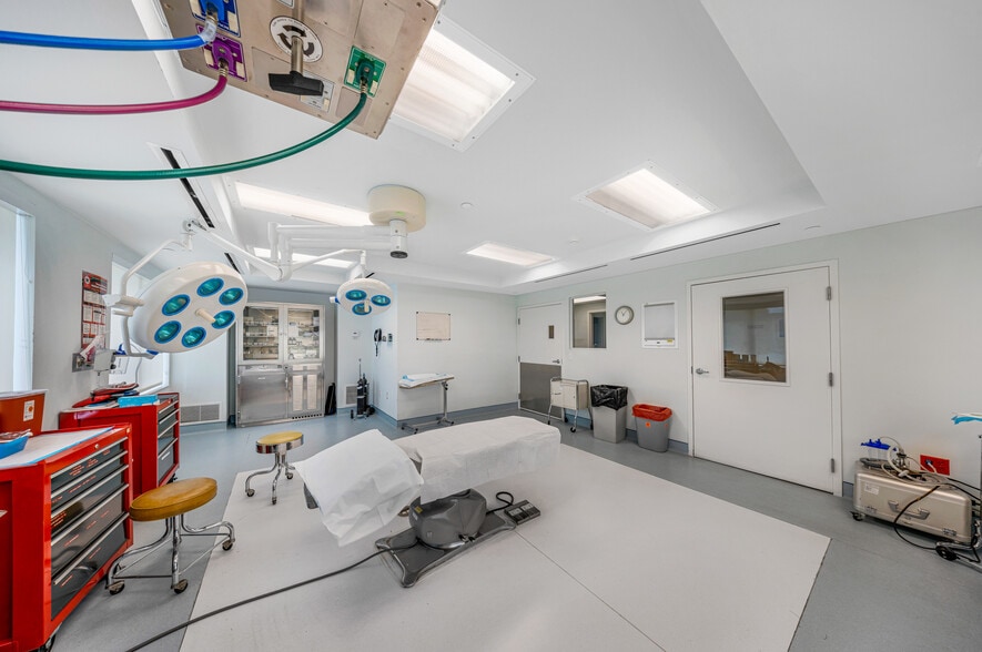 More Photos Of 1693 SW 27th Ave, Miami Office For Sale