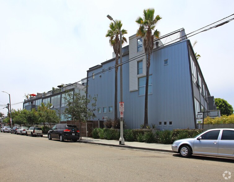 More Photos Of 615 Hampton Dr, Venice Apartments For Sale