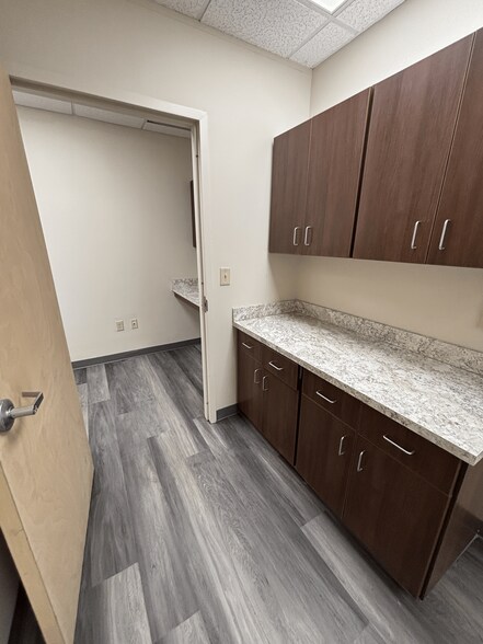 More Photos Of 3250 Harden St Ext, Columbia Medical For Lease