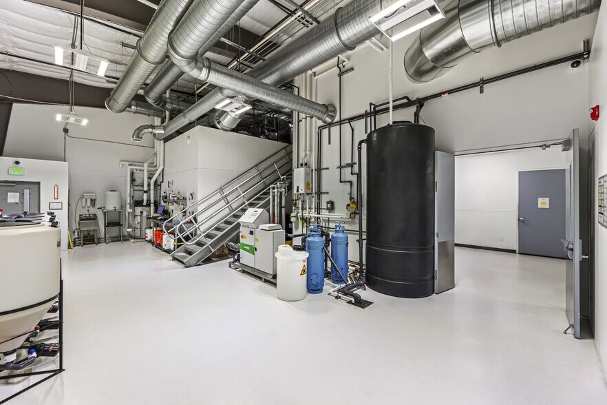 More Photos Of 2 Eric Cir, Verdi Warehouse For Sale