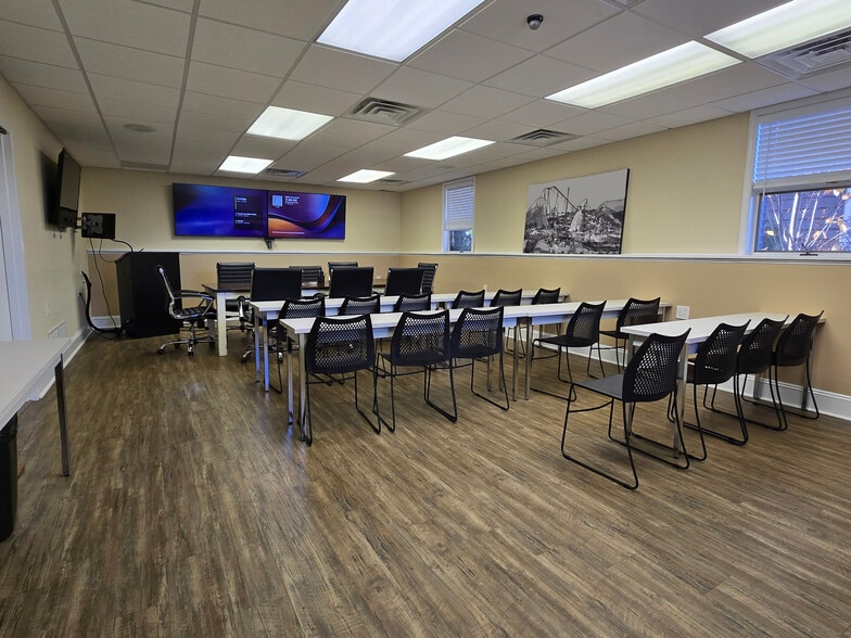 More Photos Of 25 E Route 37, Toms River Office For Sale