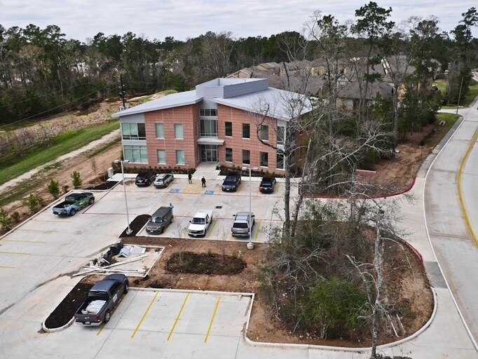 More Photos Of 8350 Ashlane Way, The Woodlands Medical For Lease