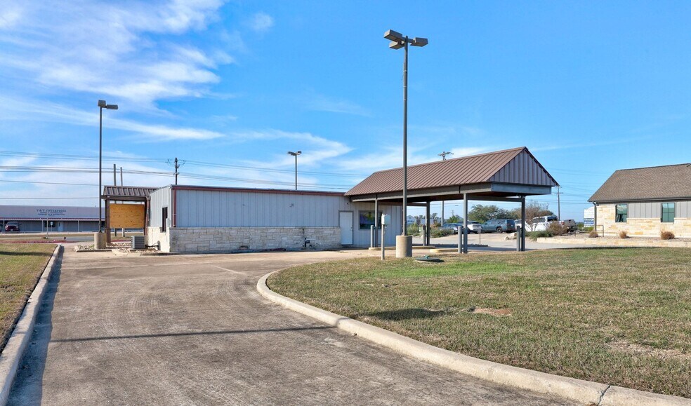 More Photos Of 14262 W State Highway 29, Liberty Hill General Retail For Sale