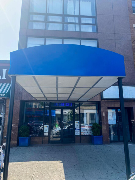 Primary Photo Of 32-32 Steinway St, Long Island City Medical For Lease