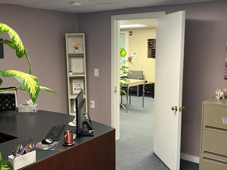 More Photos Of 284 Merrow Rd, Tolland Office For Lease