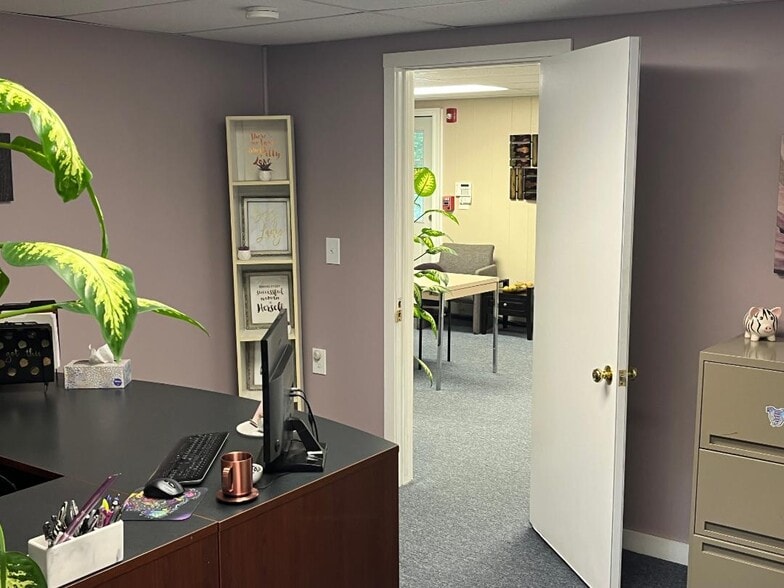 More Photos Of 284 Merrow Rd, Tolland Office For Sale