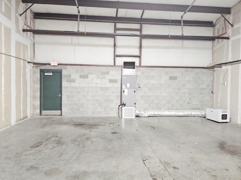 More Photos Of 6973 Highway Ave, Jacksonville Warehouse For Sale
