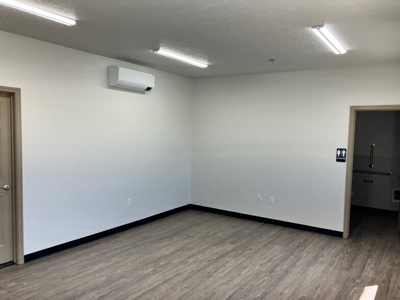 More Photos Of 3270 N Black Butte Ct, Nampa Warehouse For Lease