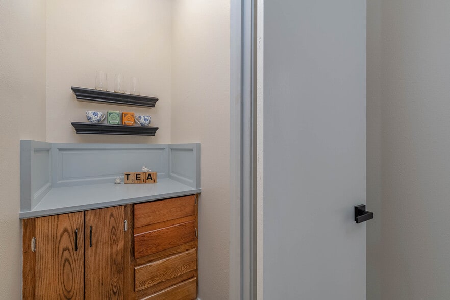 More Photos Of 601 Mary Lake Dr, Bryan Office Residential For Lease