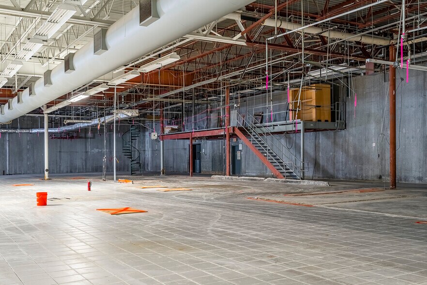 More Photos Of 299 S Main St, Elmira Freestanding For Lease