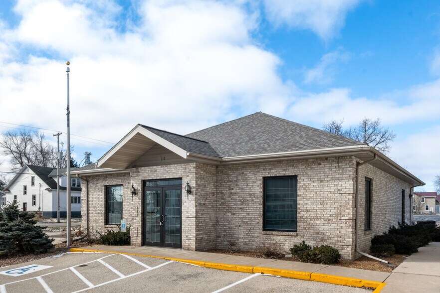 More Photos Of 102 S Woodward St, Brandon Service Station For Sale