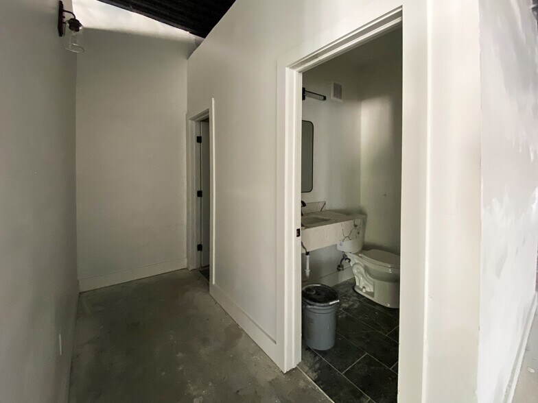 More Photos Of 251 Adams Ave, Memphis Office For Sale